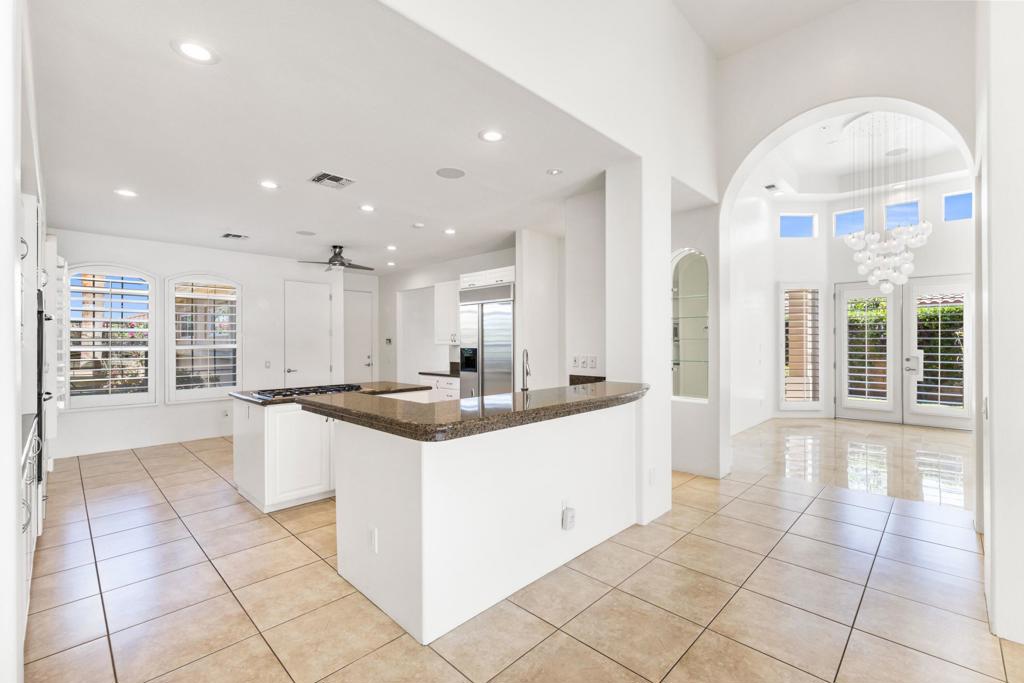 14 Collegiate Circle