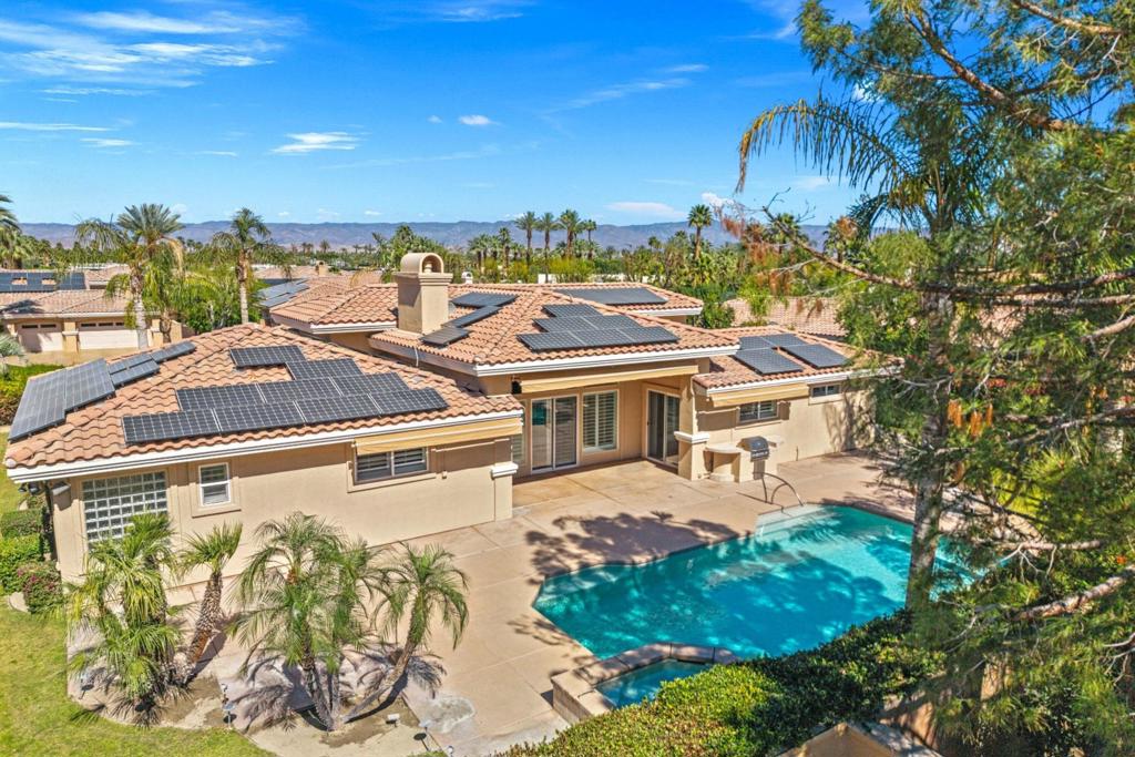 14 Collegiate Circle