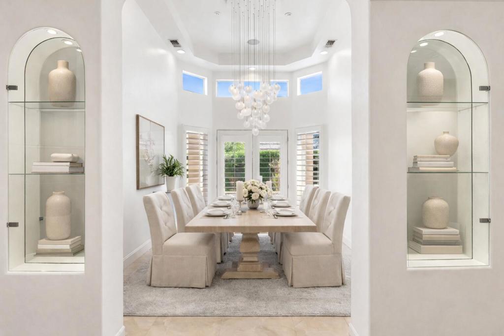 14 Collegiate Circle