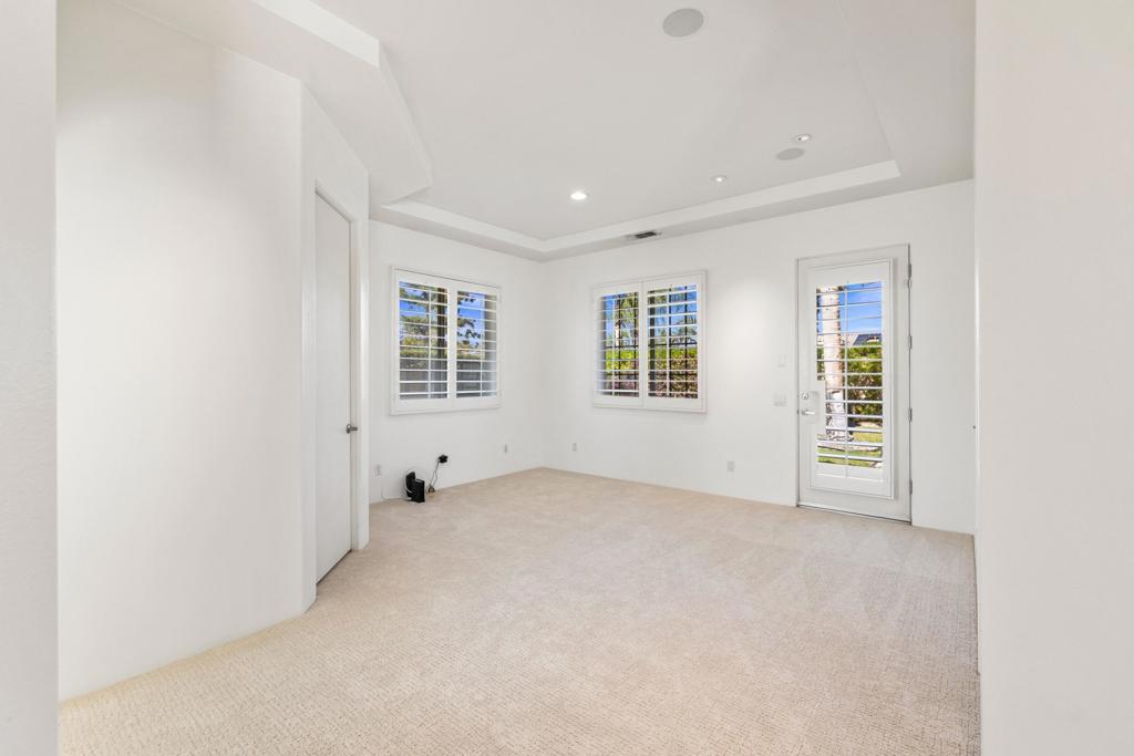 14 Collegiate Circle