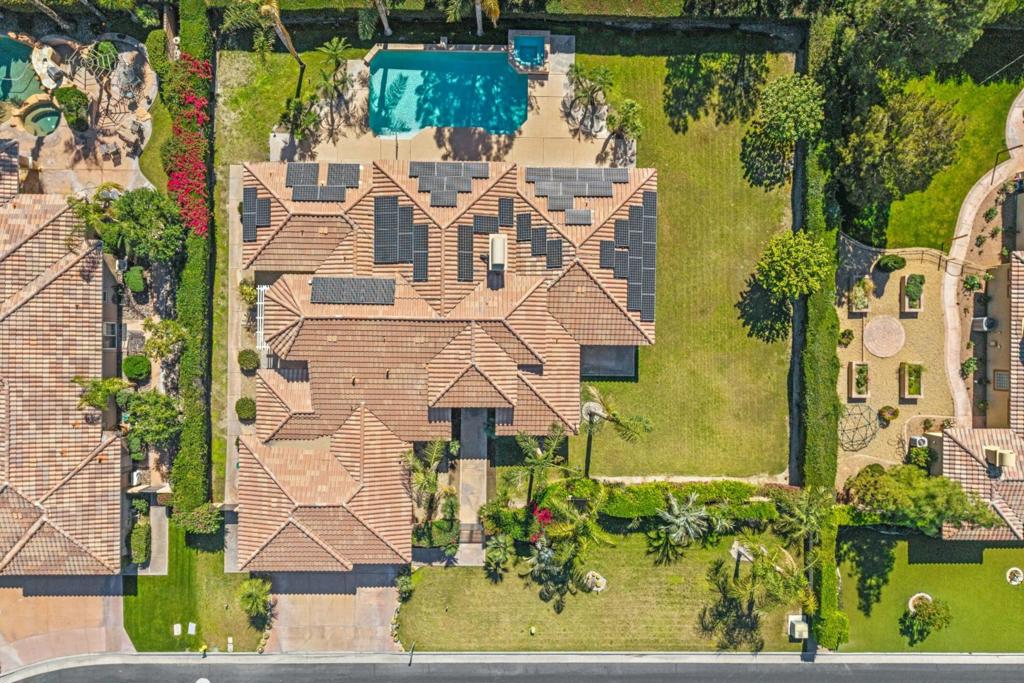 14 Collegiate Circle