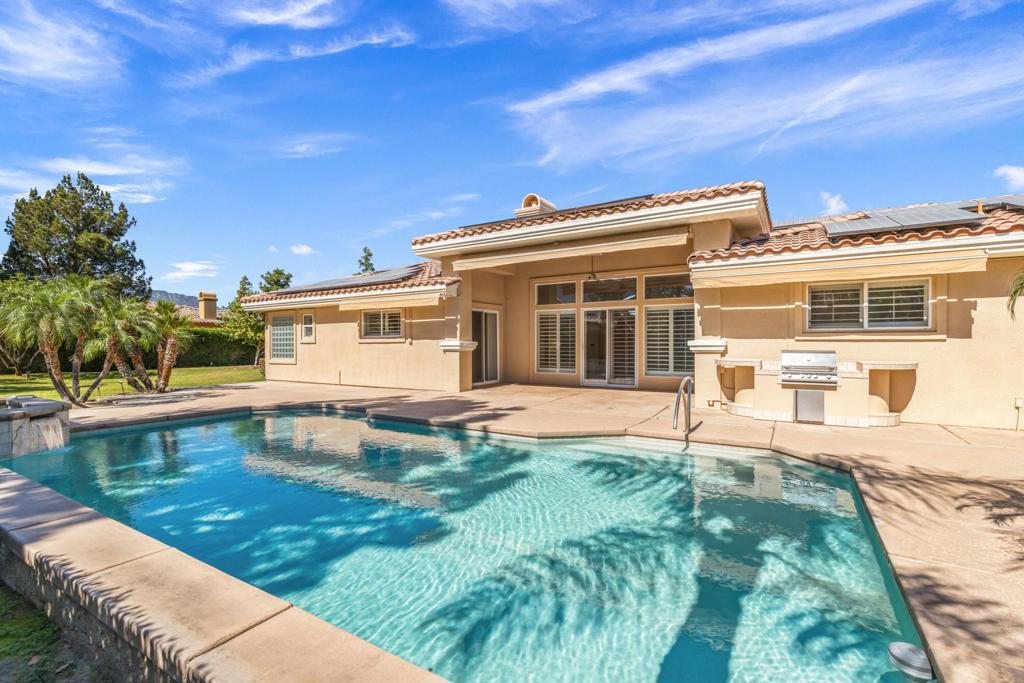 14 Collegiate Circle