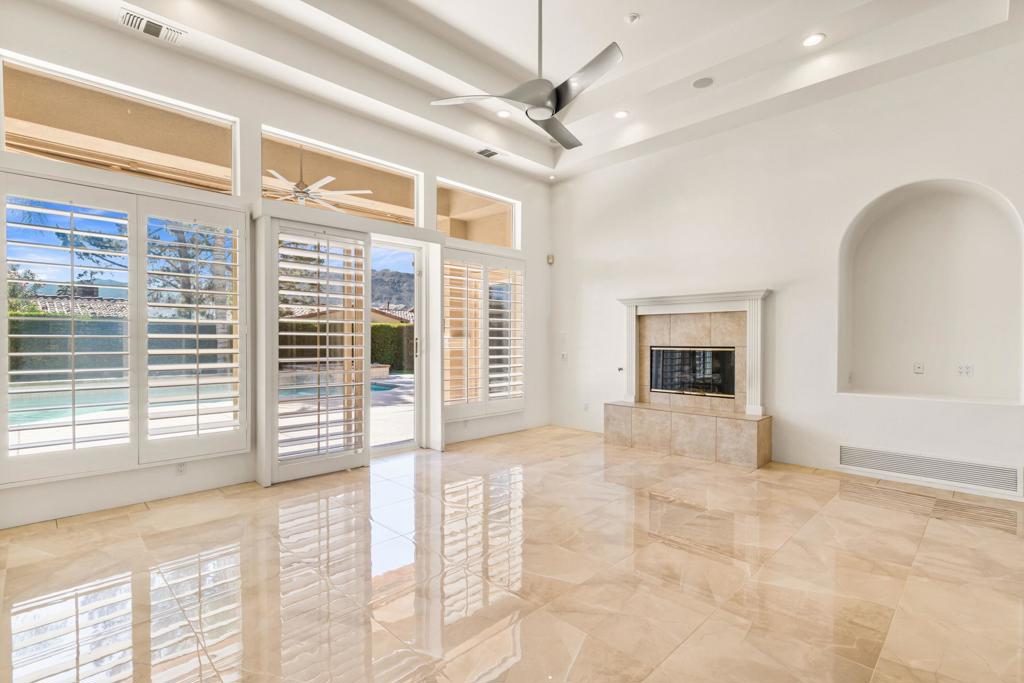 14 Collegiate Circle