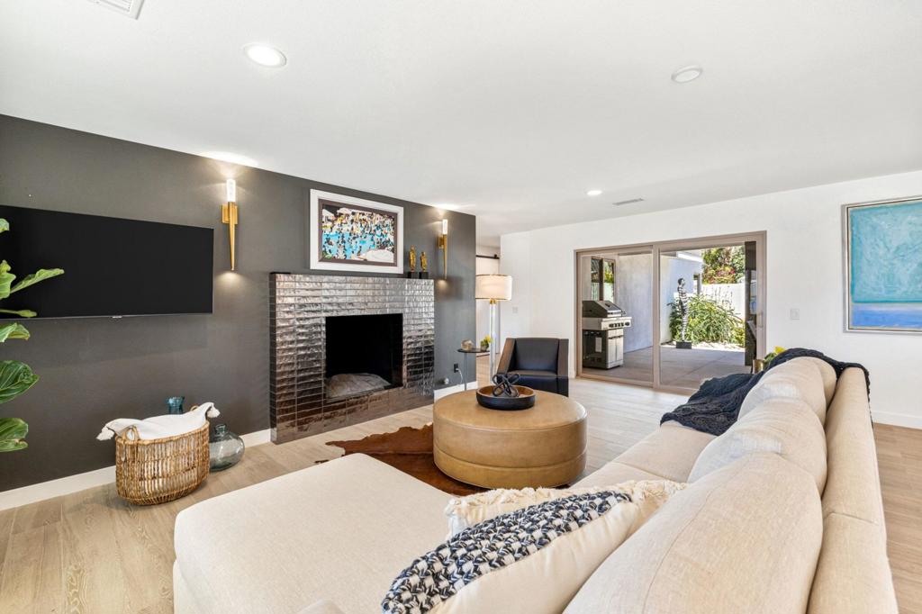 45654 Verba Santa Drive