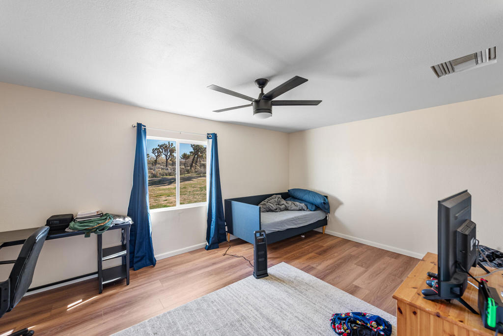 7607 Lucerne Vista Avenue