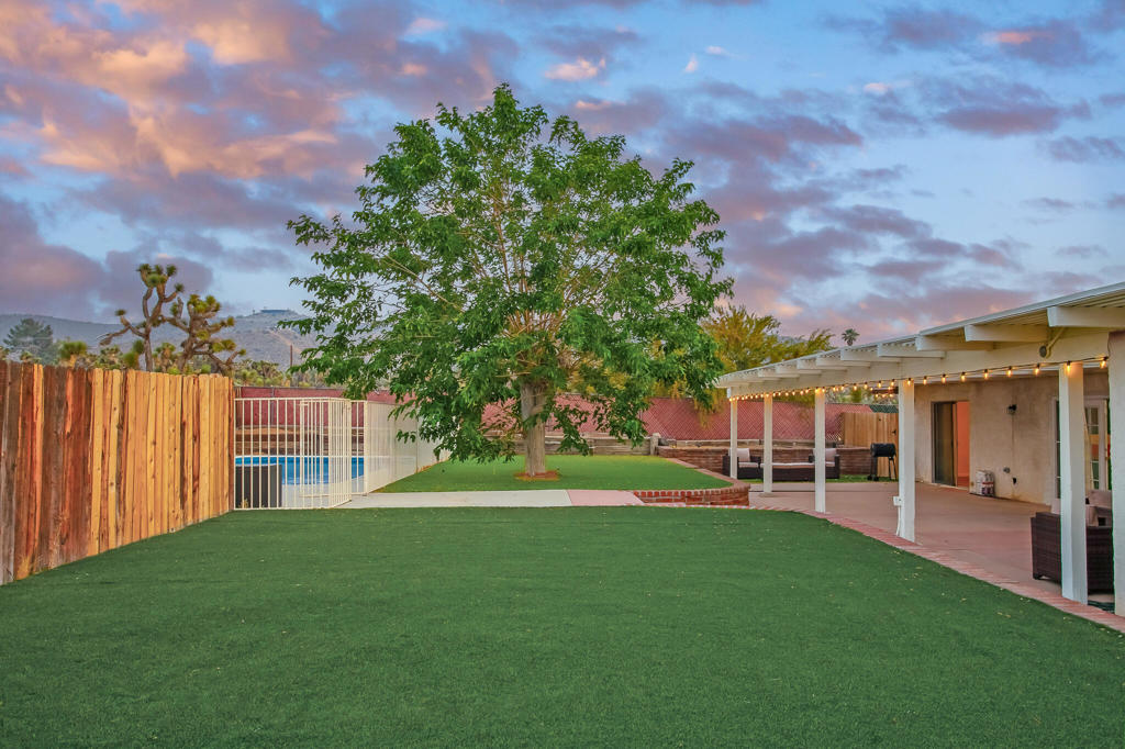 7607 Lucerne Vista Avenue