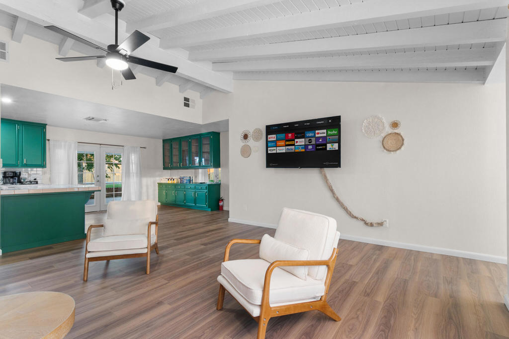 7607 Lucerne Vista Avenue