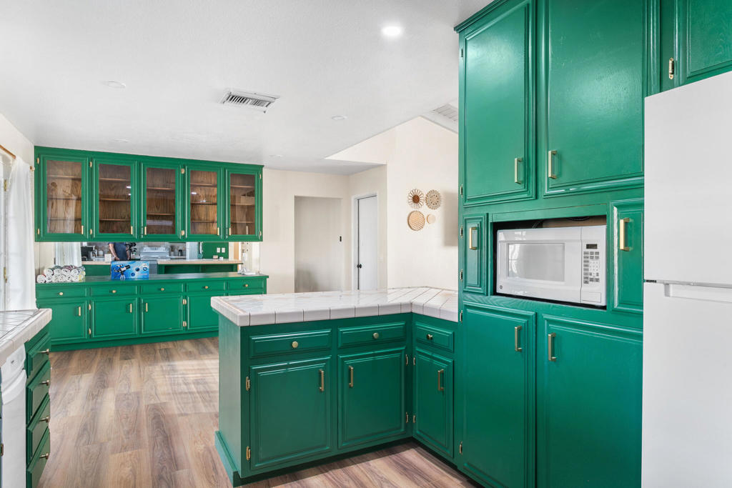 7607 Lucerne Vista Avenue