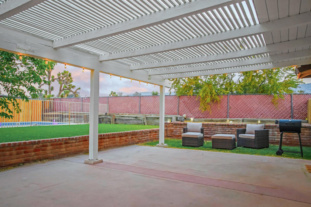 7607 Lucerne Vista Avenue