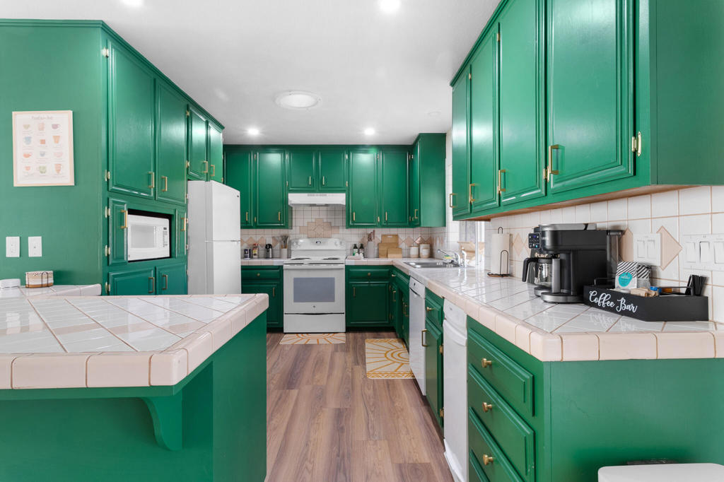 7607 Lucerne Vista Avenue