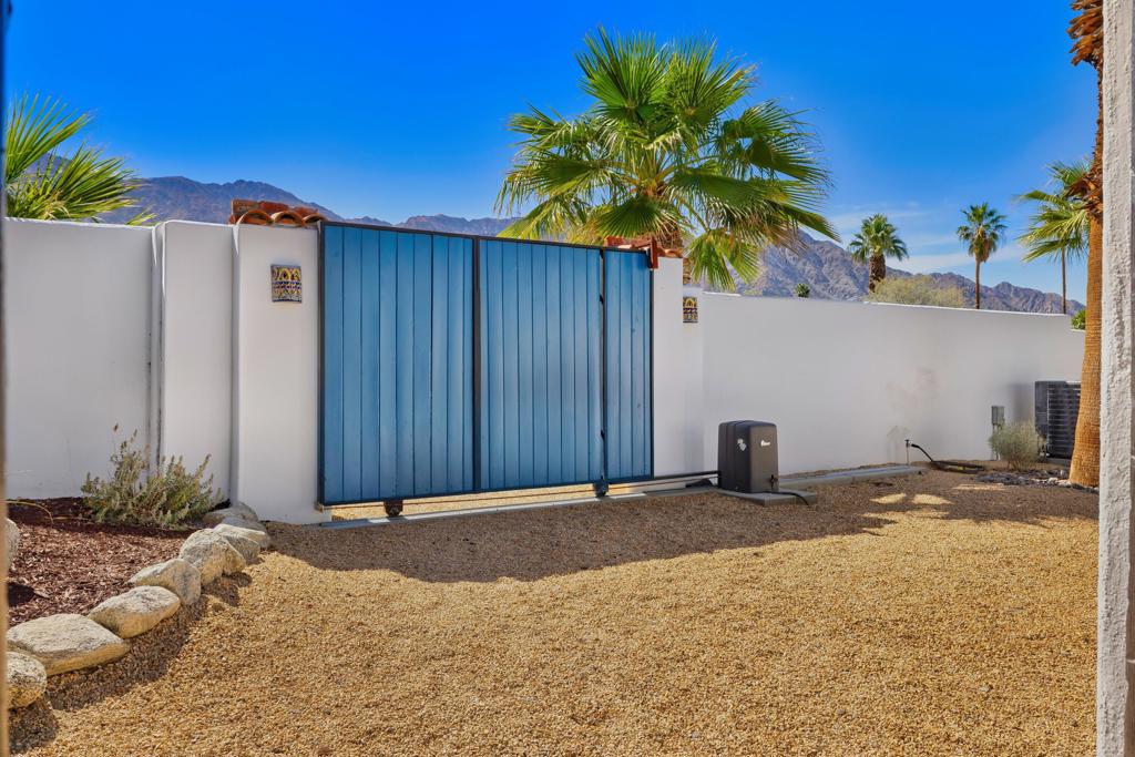 52862 Eisenhower Drive