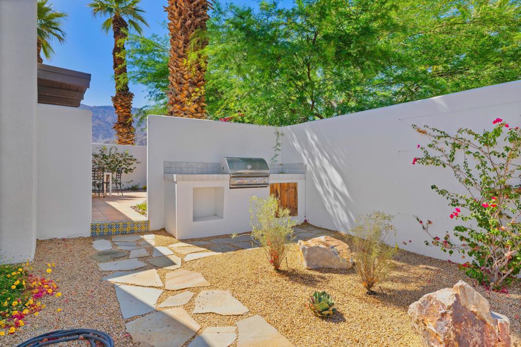 52862 Eisenhower Drive