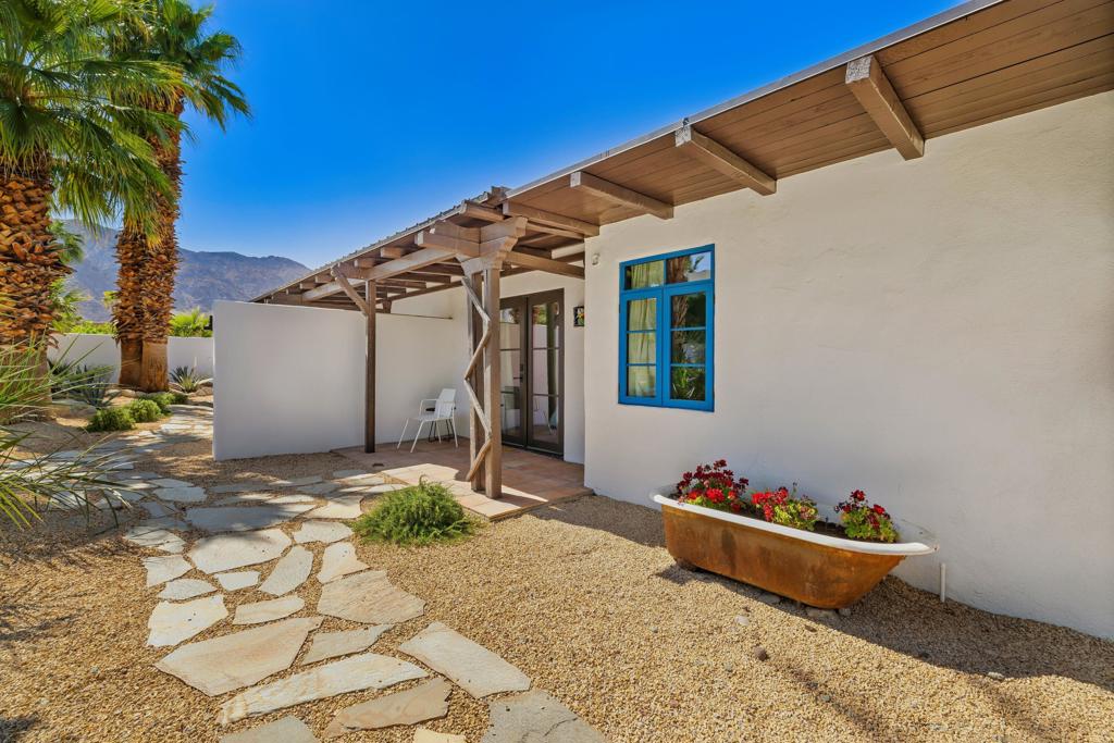 52862 Eisenhower Drive