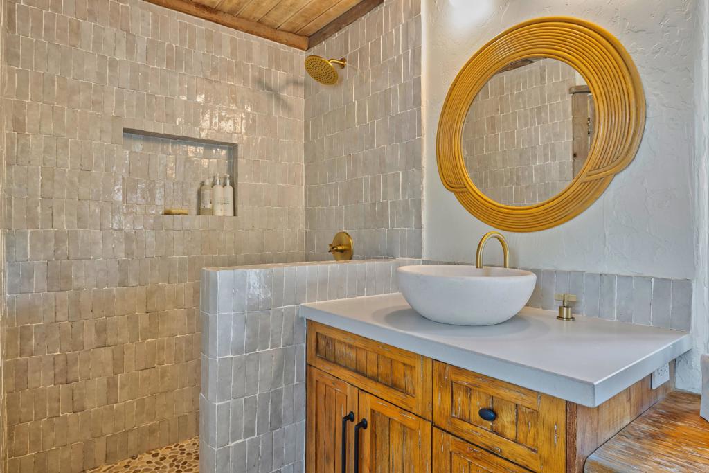 52862 Eisenhower Drive