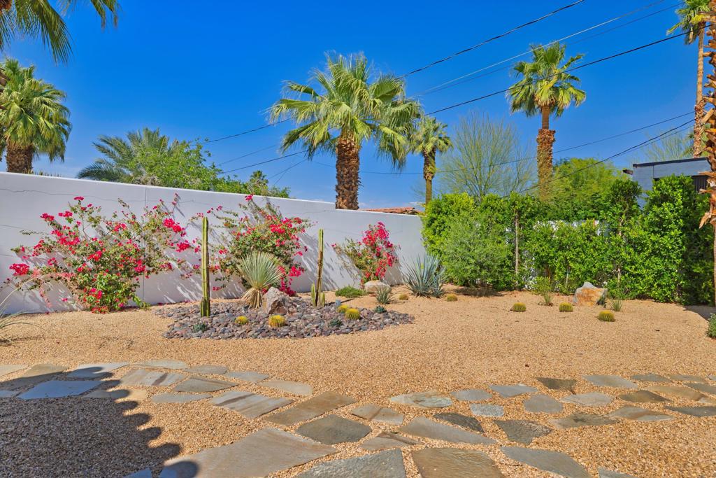 52862 Eisenhower Drive