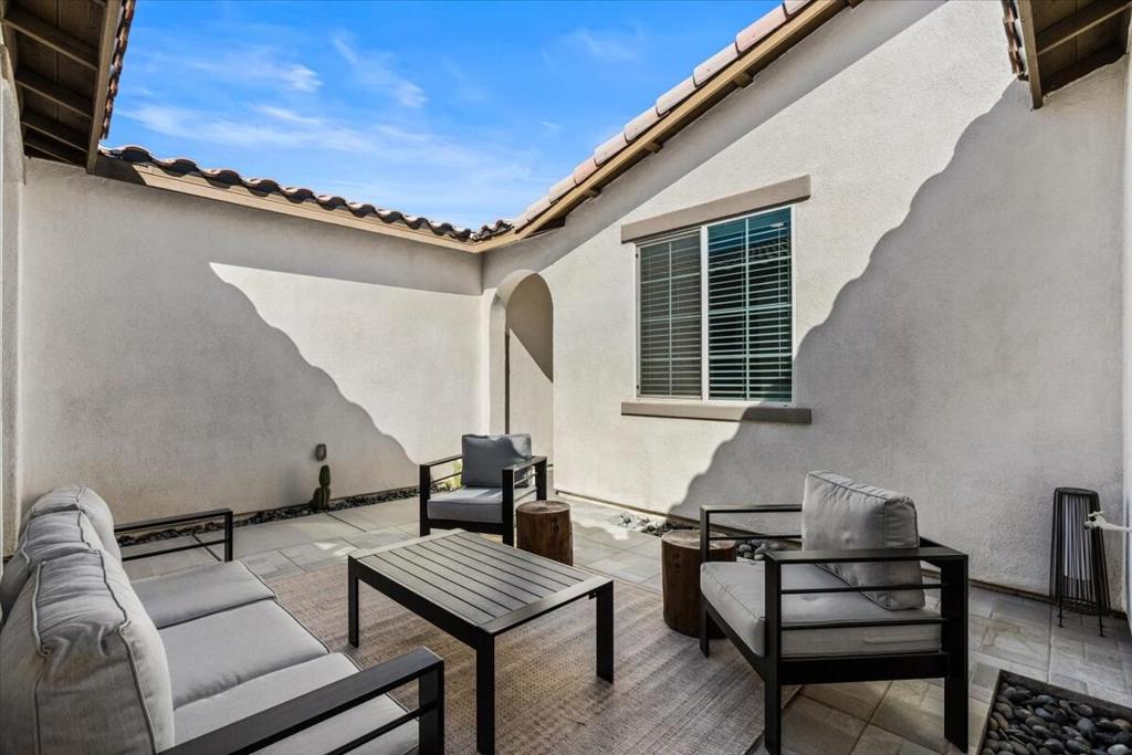 81831 Camino San Juan