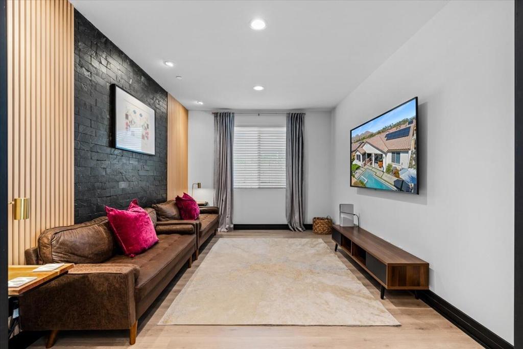 81831 Camino San Juan