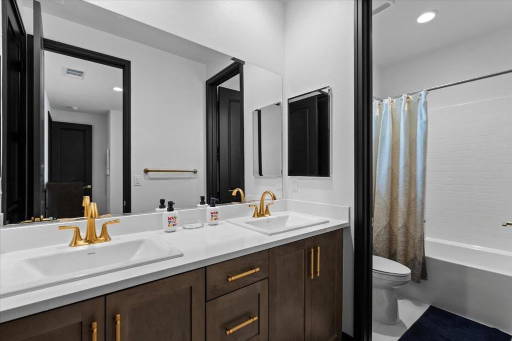 81831 Camino San Juan