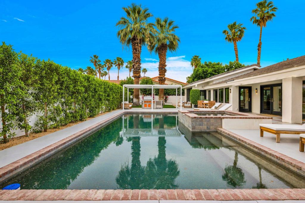 48721 San Vicente Street