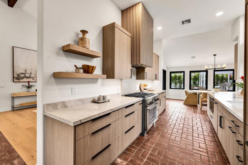 48721 San Vicente Street