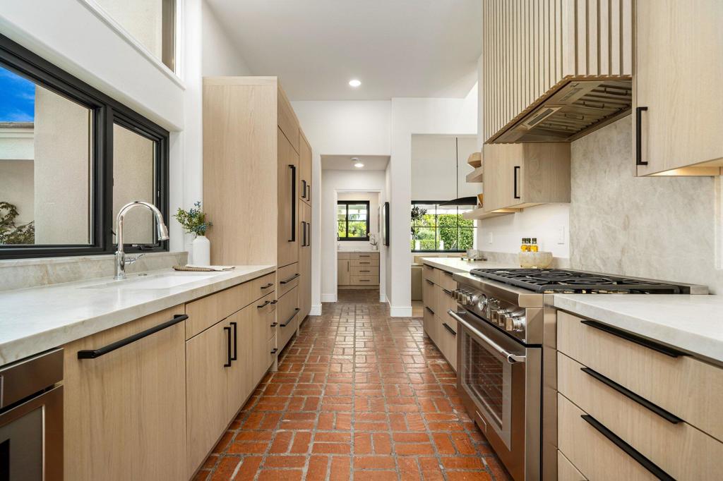 48721 San Vicente Street