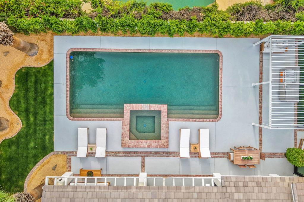 48721 San Vicente Street