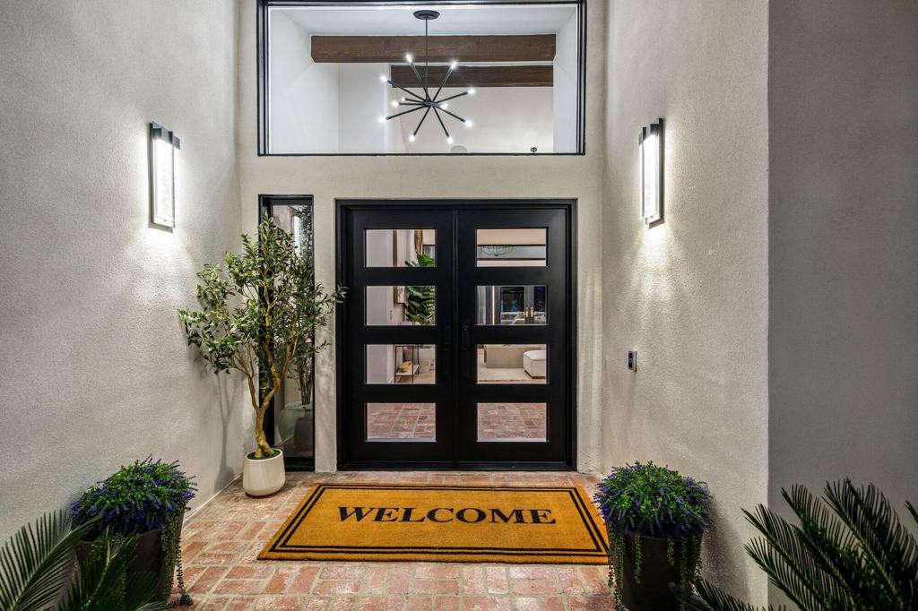 48721 San Vicente Street