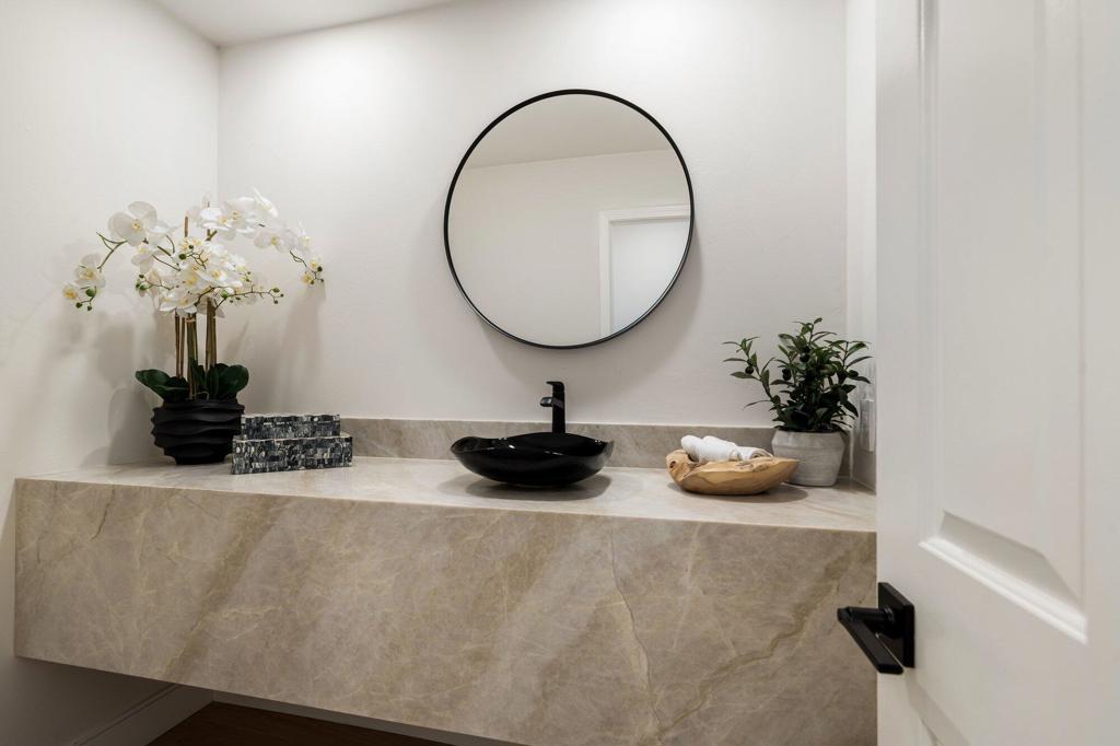 48721 San Vicente Street