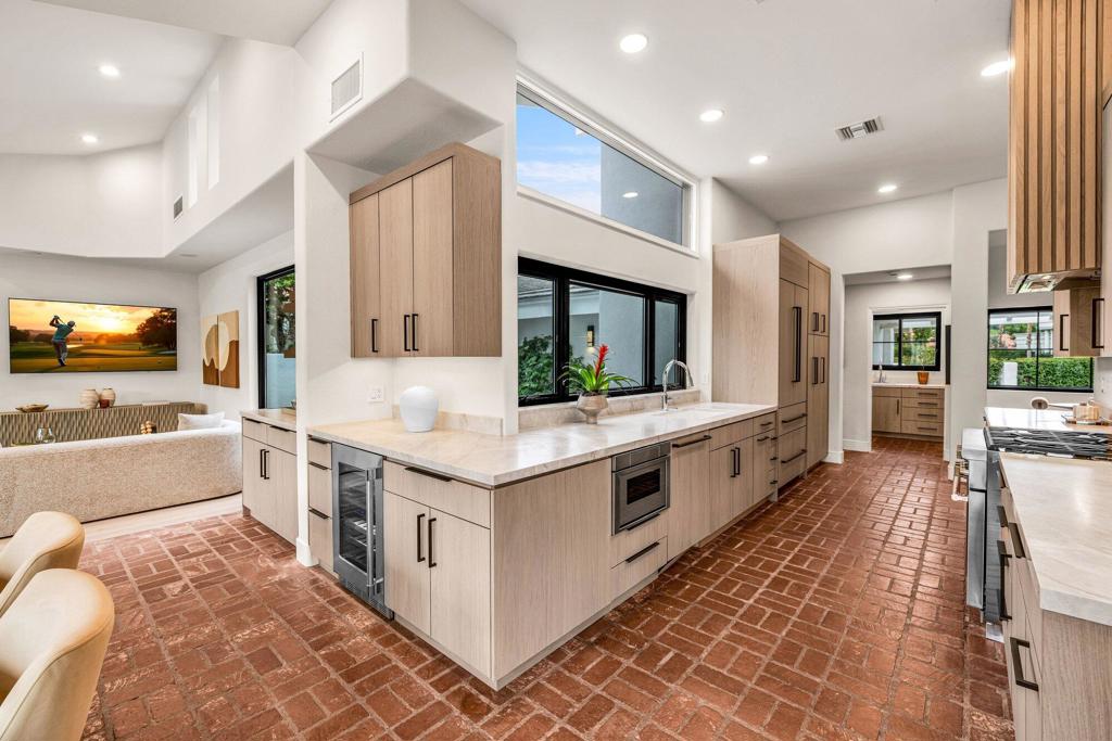 48721 San Vicente Street