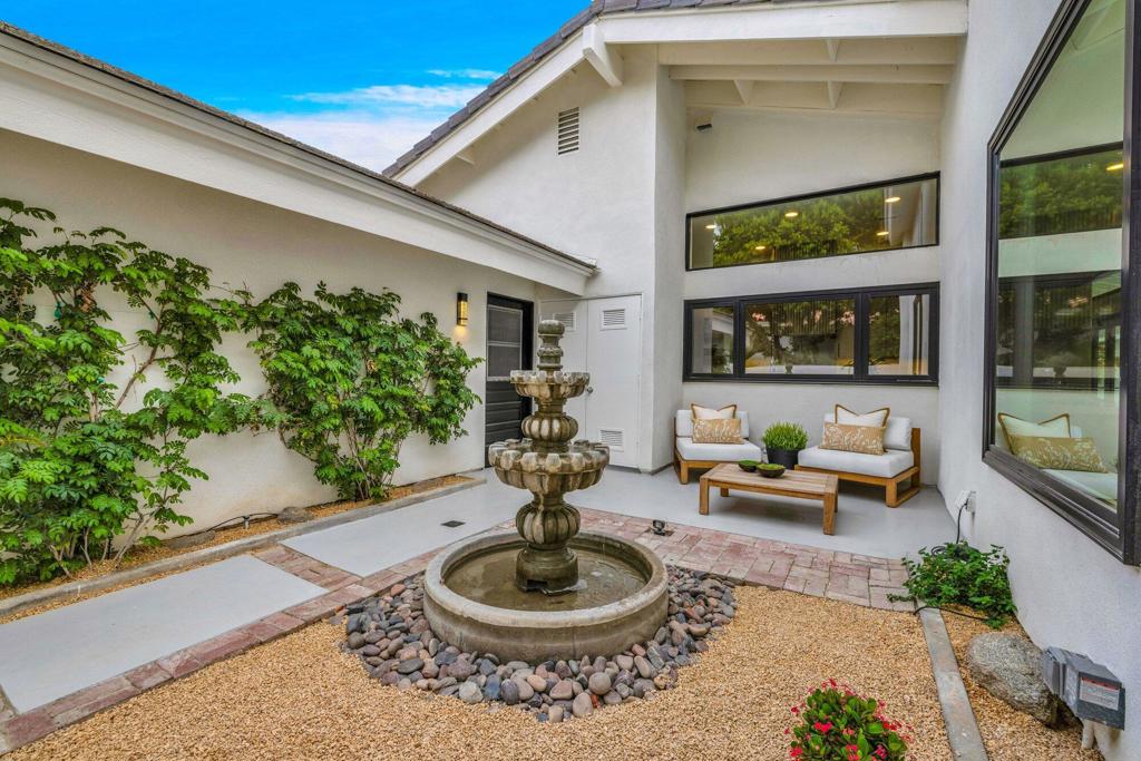 48721 San Vicente Street