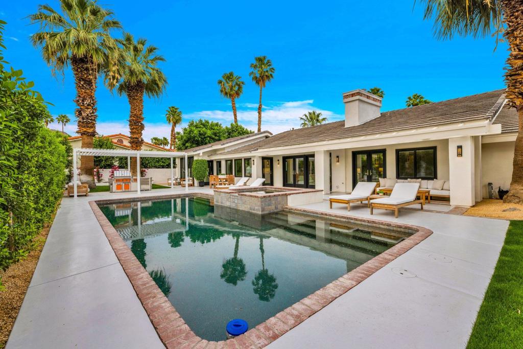 48721 San Vicente Street