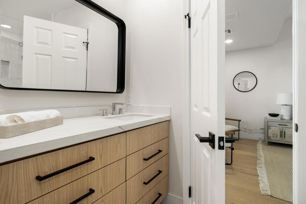 48721 San Vicente Street