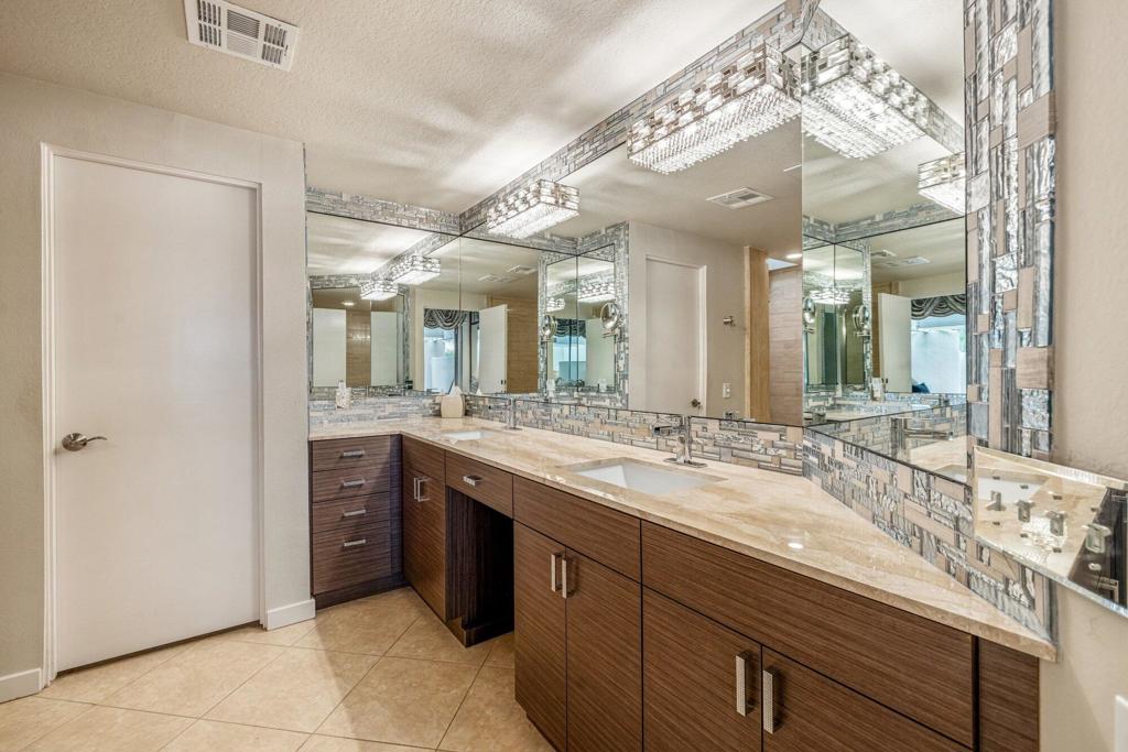 230 N Kavenish Drive