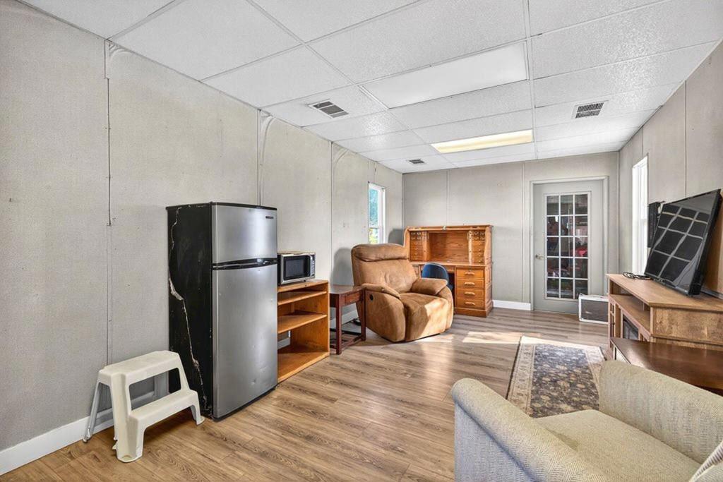 20555 Mountain View Road