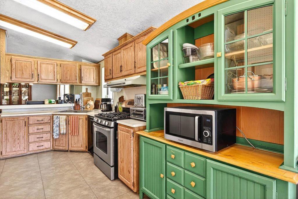 20555 Mountain View Road