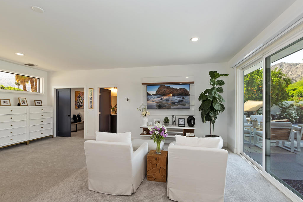 49155 Avenida Fernando