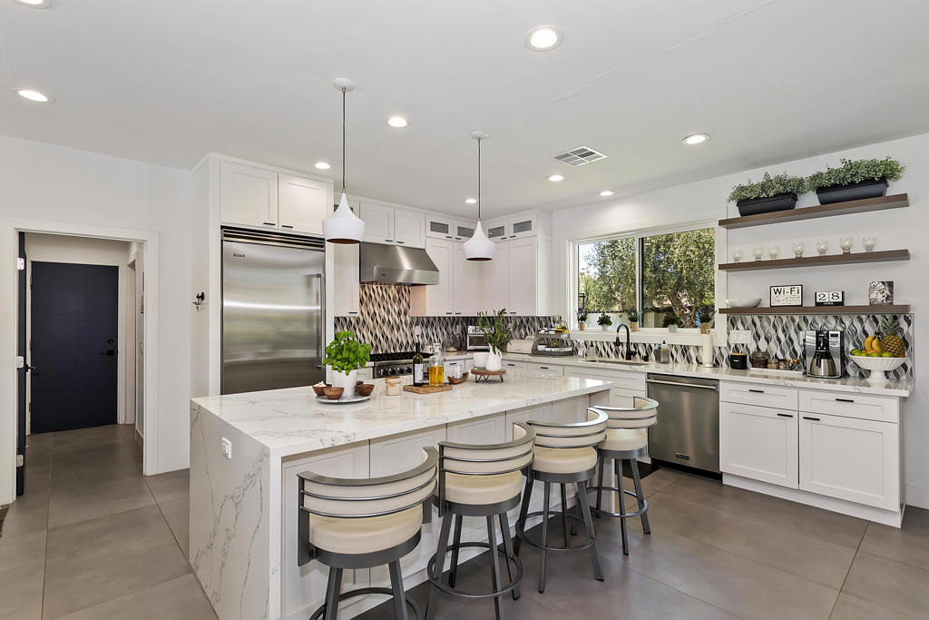 49155 Avenida Fernando