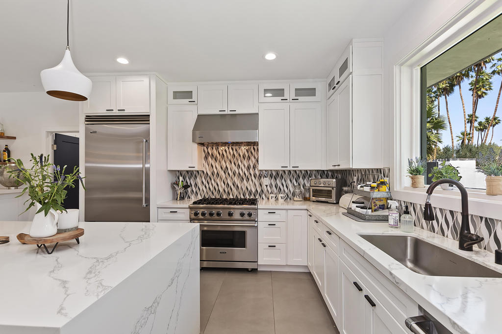 49155 Avenida Fernando
