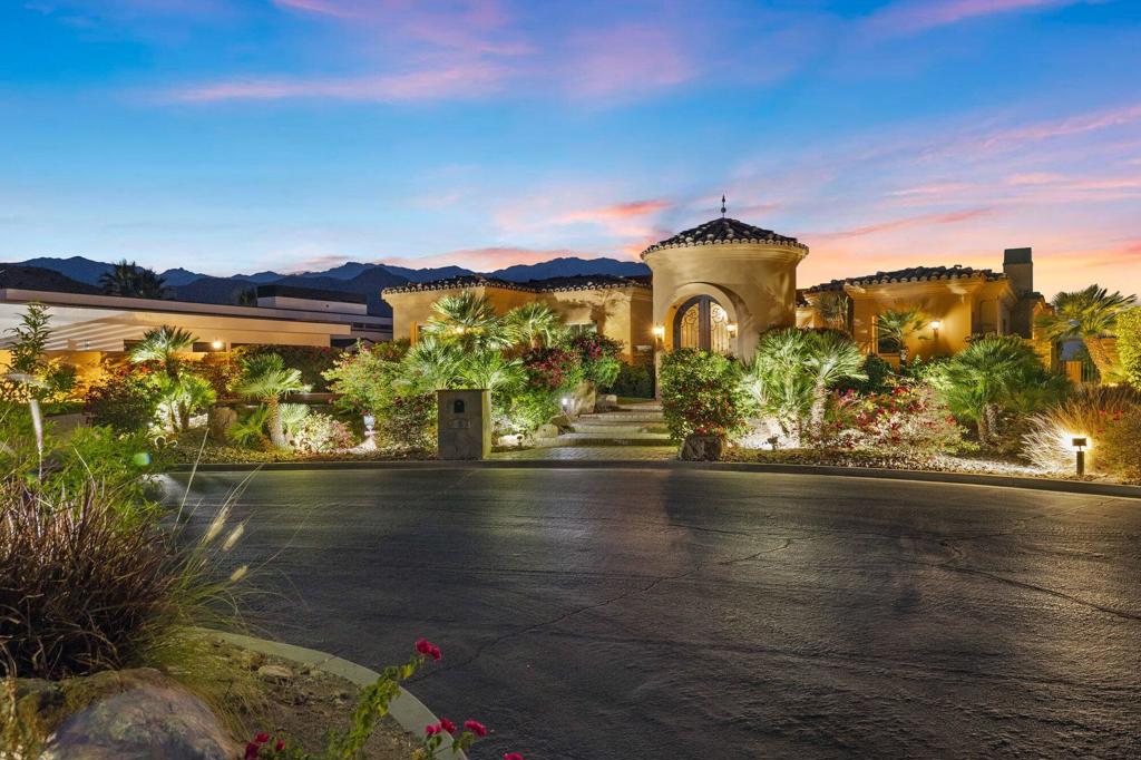 3 Sierra Vista Drive