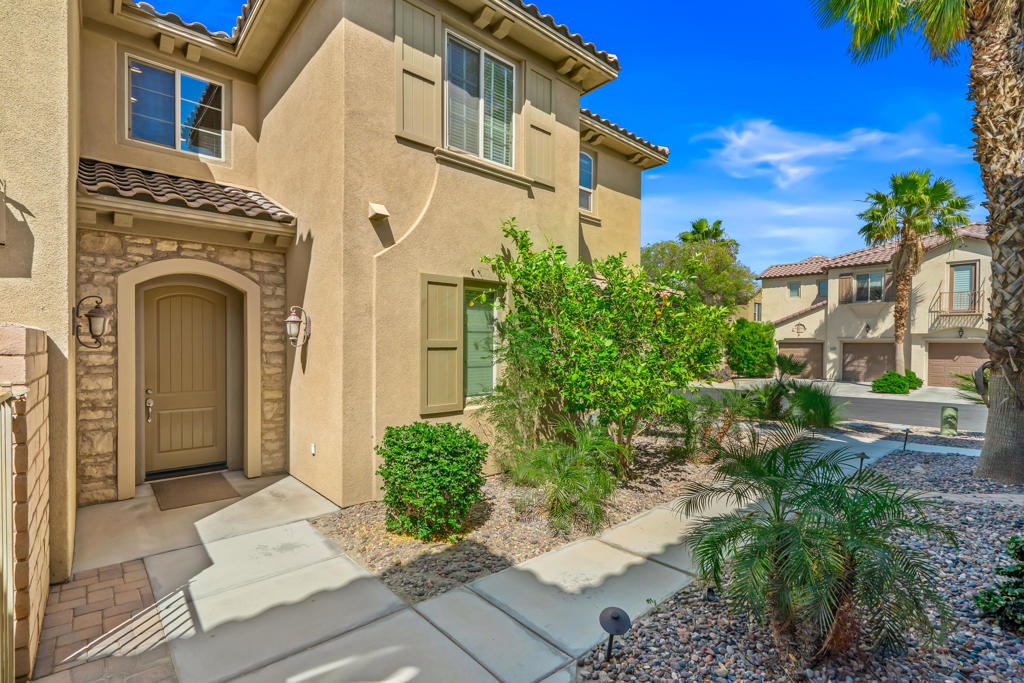 43245 Bacino Court