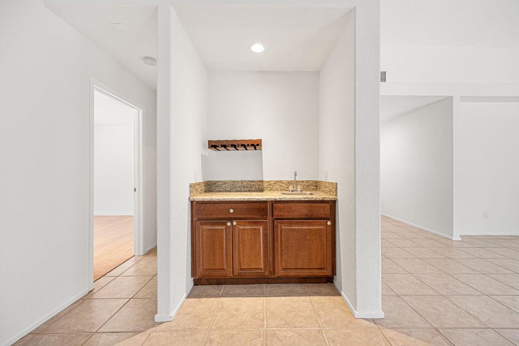54805 Avenida Carranza