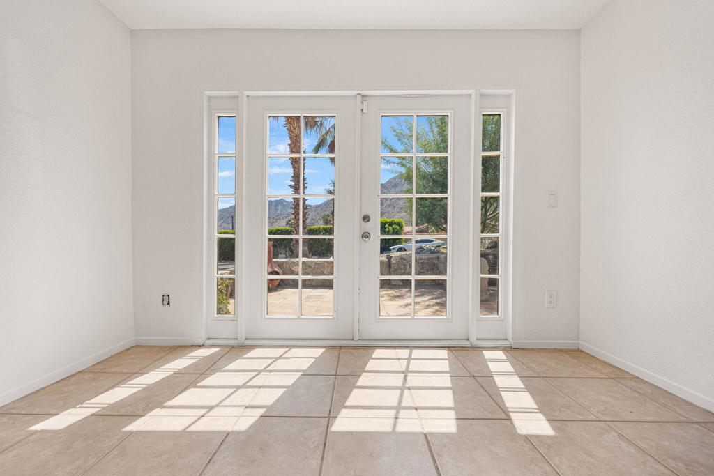 54805 Avenida Carranza