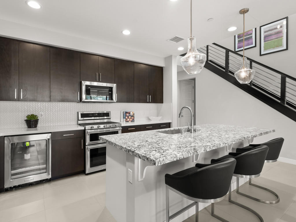 73354 Warhol Lane