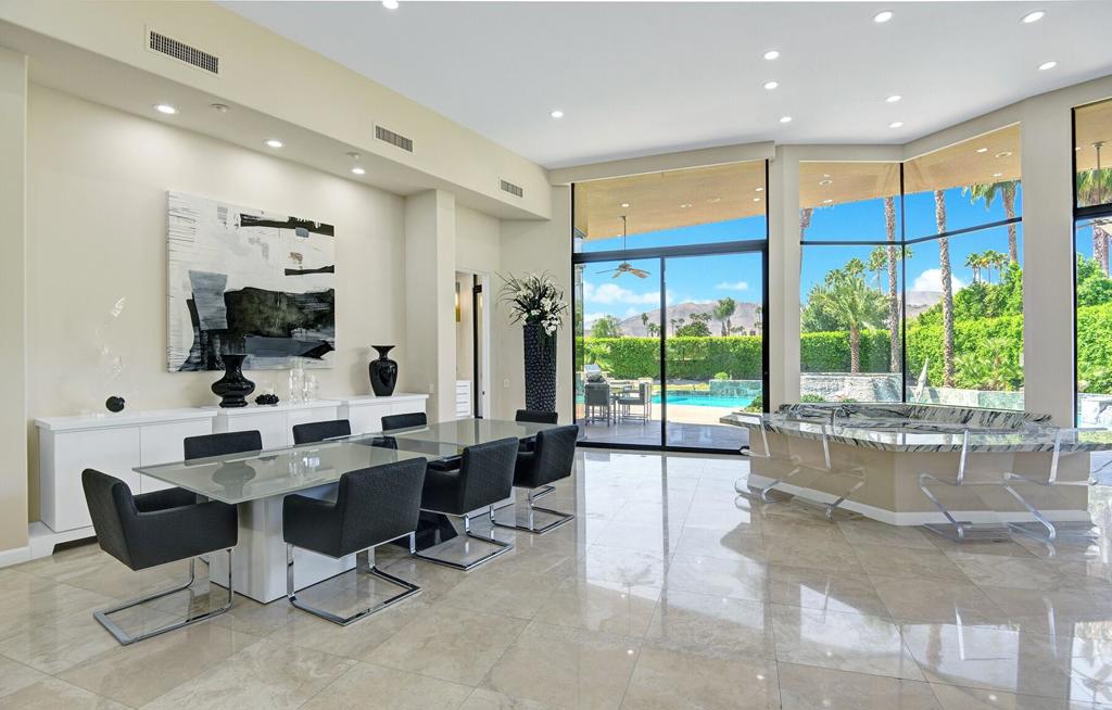 23 Villaggio Place
