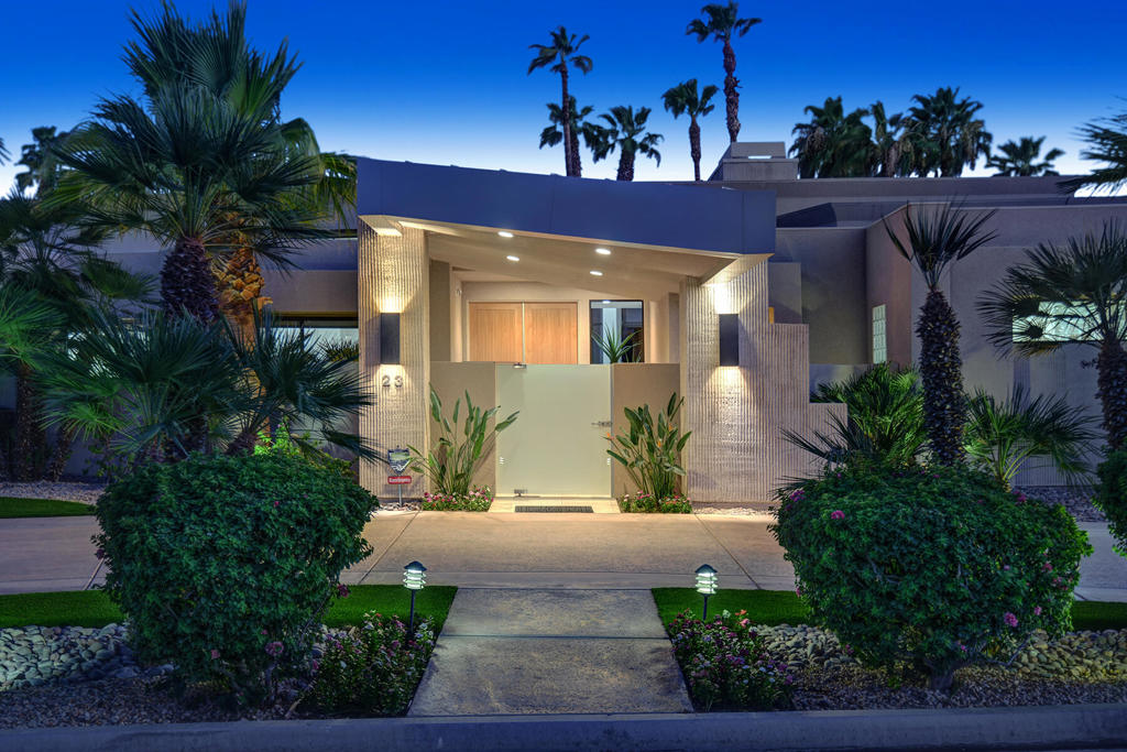 23 Villaggio Place