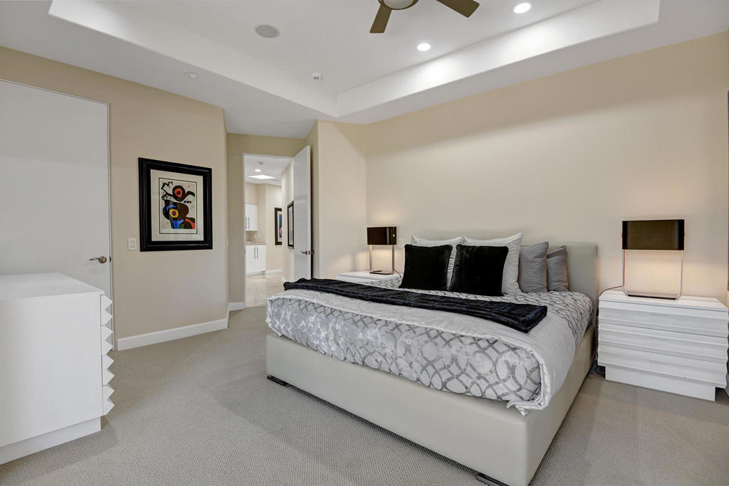 23 Villaggio Place