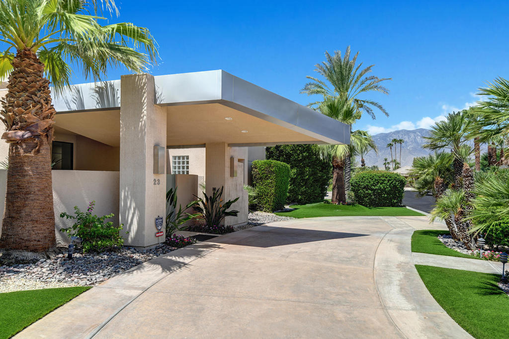 23 Villaggio Place