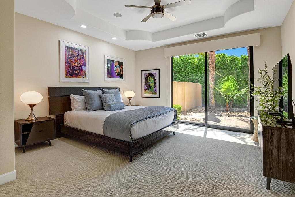 23 Villaggio Place