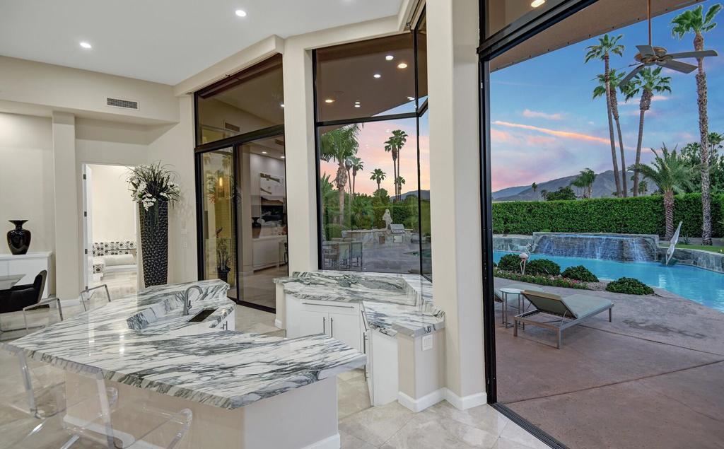 23 Villaggio Place