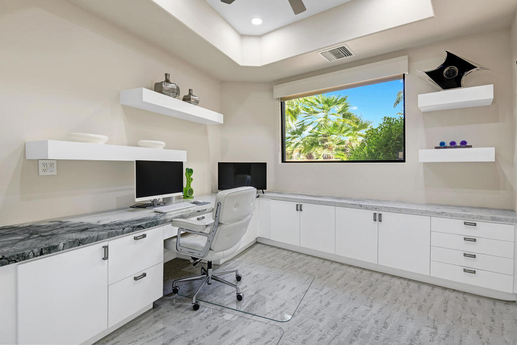 23 Villaggio Place